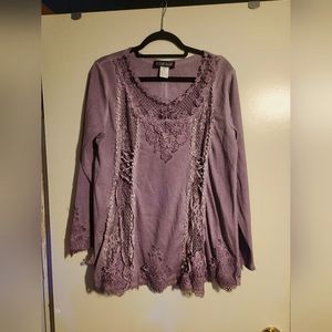 Lavendar tunic with lace details